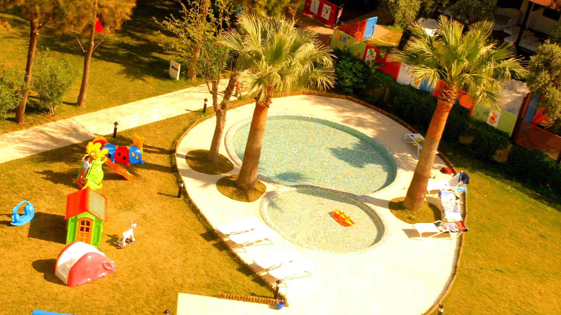 Le Bleu Hotel & Resort Kusadasi - Ultra All Inclusive
