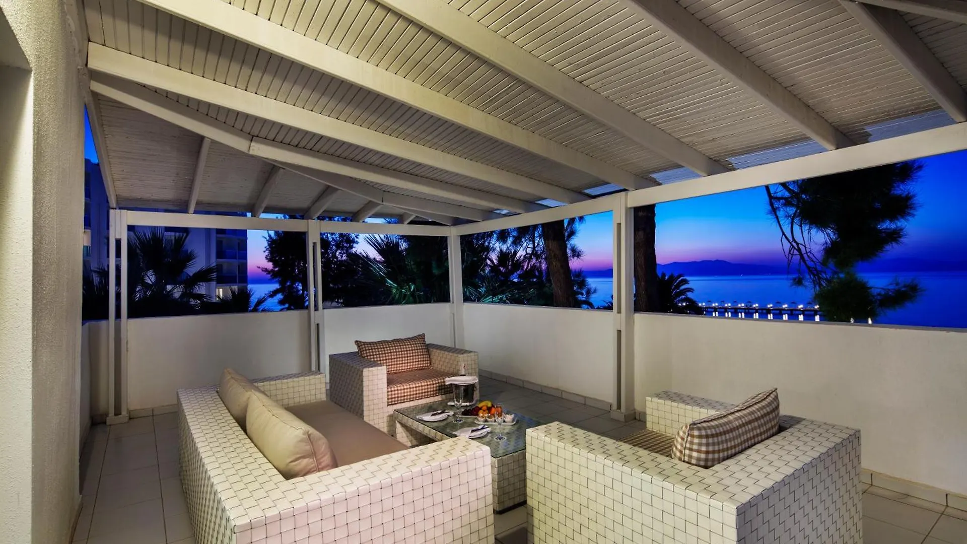 Le Bleu Hotel & Resort Kusadasi - Ultra All Inclusive